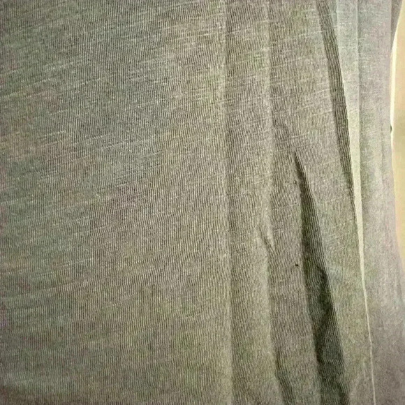 Universal Thread Grey V-neck Short Sleeve Tee Size Small - Picture 3 of 6